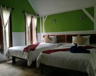 River Marina Resort - Uthai Thani - Habitación