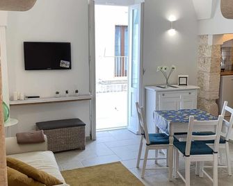 Biancostuni 66 - Ostuni - Eetruimte