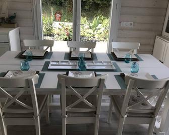 Ecolodge Plain Pied Avec Terrasses Multiples, 8 Personnes - Corbenay - Restaurante