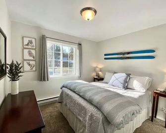 Mile High Mountain Retreat: Hot Tub, Dog-Friendly, Walk to Downtown - McCall - Спальня