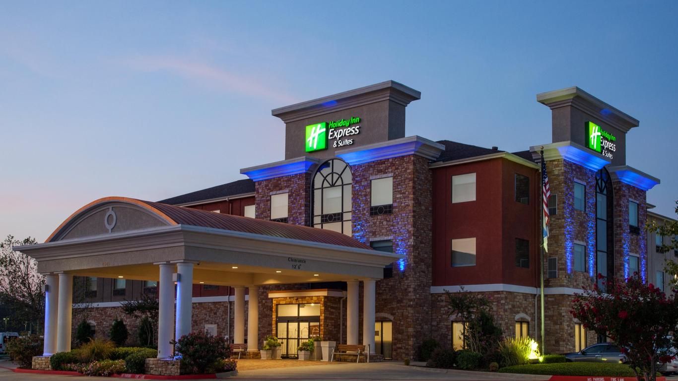 Holiday Inn Express & Suites Texarkana