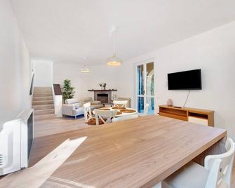 Lake & Mountain - Civenna - Eetruimte