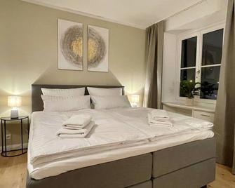 Schwabing apartment with kitchen, conservatory and rain shower in the heart of Munich - Munchen