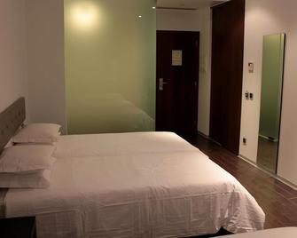 Lazza Hotel - Figueira da Foz - Quarto