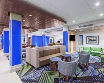 Holiday Inn Express & Suites Chanute By IHG - Chanute - Лаунж