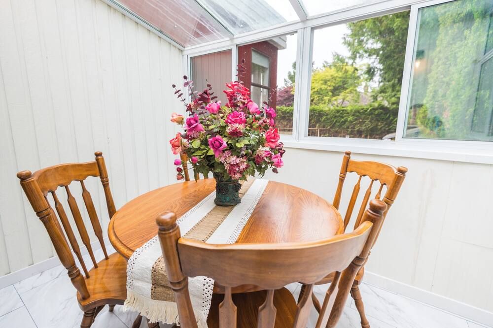 Bright & Spacious House Near Ubc - ונקובר - חדר אוכל