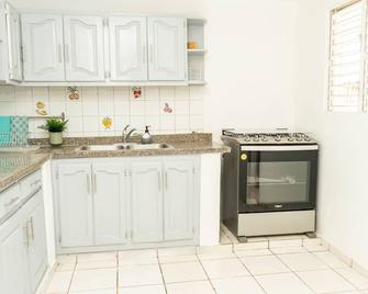 casa acogedora de 3 habitaciones - Samaná - Küche