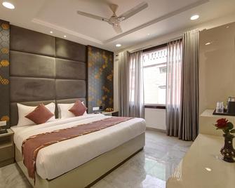 Hotel Kaca Inn-by Haveliya Hotels - New Delhi - Bedroom