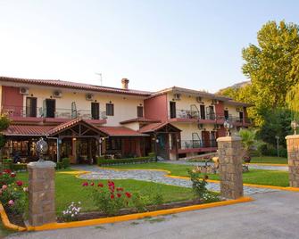 Spanias Hotel - Kalabaka - Building