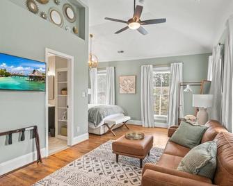 Charming Studio Apt in Downtown Raleigh-Walkable location! - Raleigh