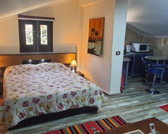 Apartment duplex with private garden, in a compound, close to Sphinx & Pyramids. - Gizeh - Chambre