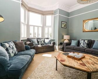 Bay Tree House - Seaton - Living room