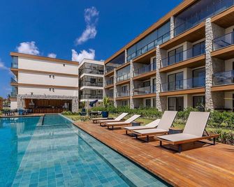 Aptos em Cond. c/ piscina à Beira da Praia em Ilhéus - PET - Ilhéus - Pool