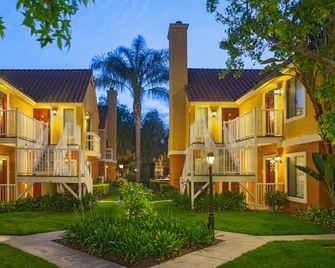 Clementine Hotel & Suites Anaheim - Anaheim - Building