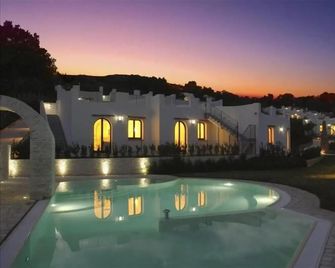 Baia Delphis Resort - Vasto - Piscine