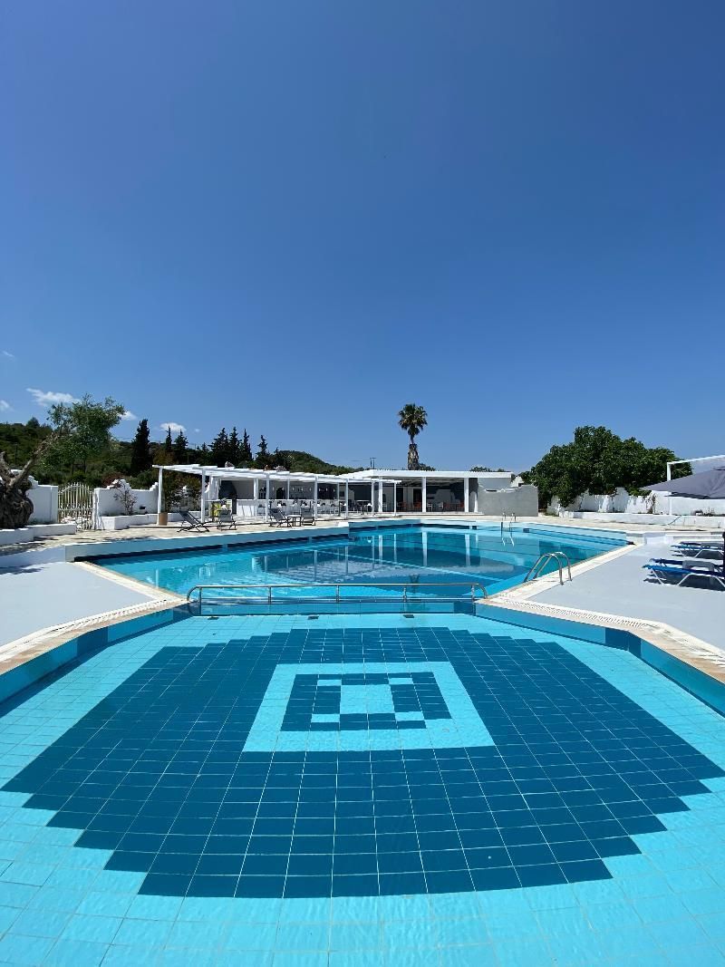 إيولي فيليدج - بيفكوشوري - حوض السباحة