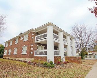 501#C - Downtown 2BR Condo w/Modern Amenities - Florence - Building