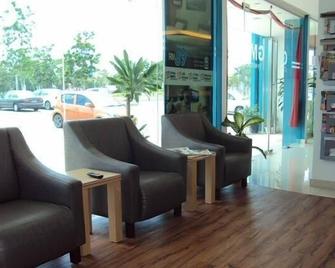 GM City Hotel - Klang - Sala de estar