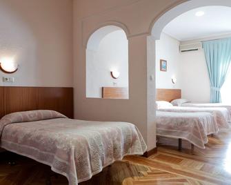 Hostal Zamora - Madrid - Bedroom