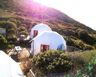 B&B Glamping Semaforo Capo Sperone - Sant'Antioco - Innenhof