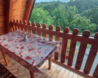 Brvnara Davidovi psalmi Odmaralište Feniks Kosjerić - Odmor u prirodi - Kosjerić - Balcony