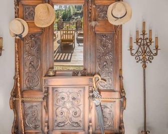 Calistoga Creek Side Mountain Estate - Middletown