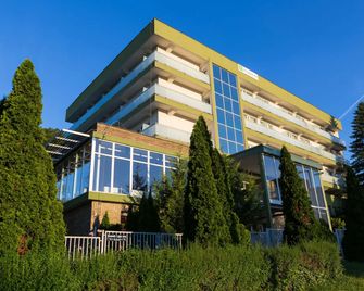 Hotel Fit Hévíz - Hévíz - Gebäude