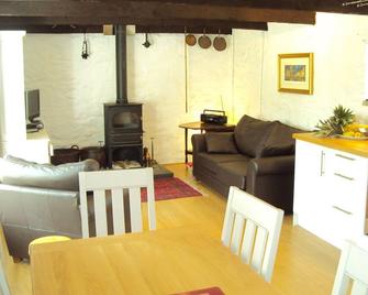 Traditional stone Barn in Rural setting ,a quiet and cosy retreat - Dornoch - Living room