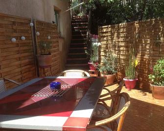 House in the heart of the Village Provencal between St Tropez and the Gorges du Verdon - Salernes - Patio