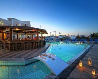 Filia Hotel - Stalida - Piscina