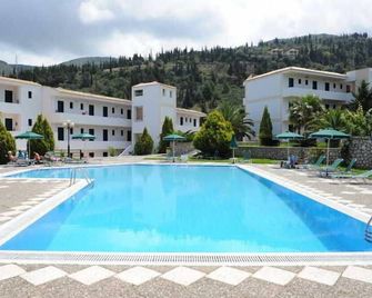 Santa Marina Hotel - Lefkáda - حوض السباحة