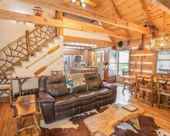 Fox Haven - Banner Elk - Living room