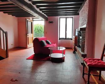 Maison accueillante à Saint-Amand-en-Puisaye avec jardin - Saint-Amand-en-Puisaye - Sala de estar