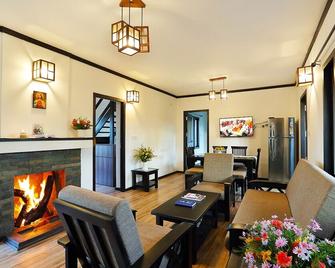 Logan Camp Ooty - Coonoor - Living room