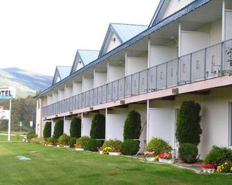 Monashee Motel - Sicamous - Gebäude