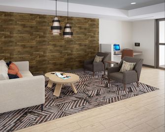 Candlewood Suites Columbia By IHG - Columbia - Вітальня