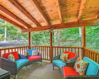 Serene Cabin Less Than 1 Mi to Fairy Stone State Park! - Stuart - Balcón