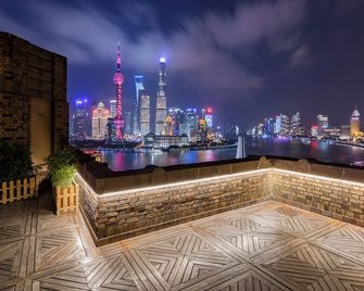 Broadway Mansions Hotel - On the bund - Shanghai