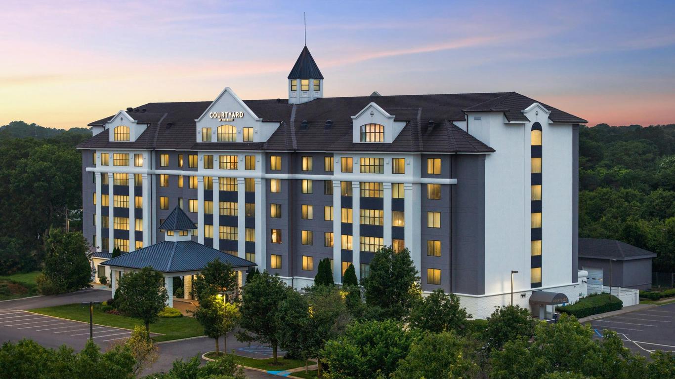 Courtyard by Marriott Long Island MacArthur Airport