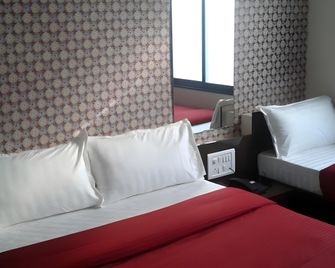 Hotel Skyway Inn - Bombay - Habitación