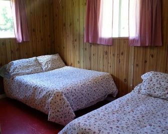 Muskoka Shores Cottages - Huntsville - Bedroom