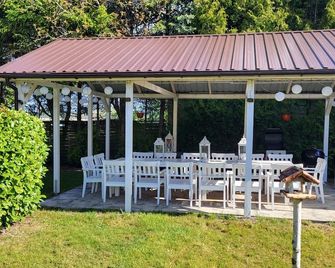 Beautiful vacation home on the Baltic Sea coast - Kolobrzeg - Patio