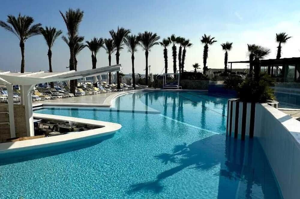فندق ريفيرا بيروت‎ - بيروت - حوض السباحة