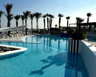فندق ريفيرا بيروت - بيروت - حوض السباحة