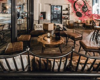 ibis Styles Lausanne Center Mad House - Lausanne - Bar