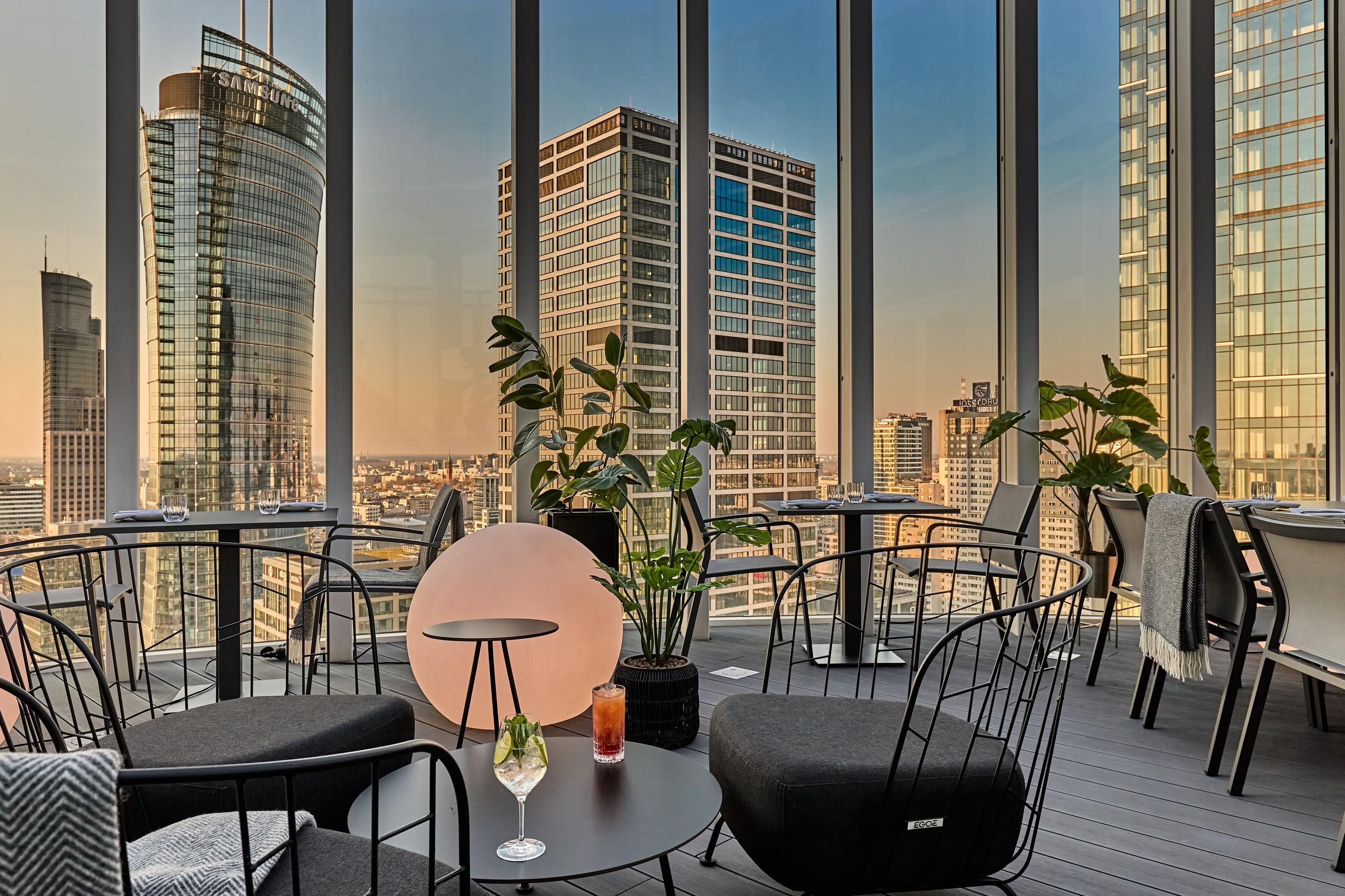 Holiday Inn Express Warsaw - The Hub By IHG - ורשה - בר