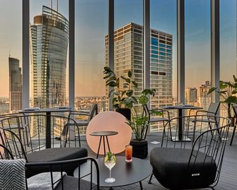 Holiday Inn Express Warsaw - The Hub By IHG - Warszawa - Bar
