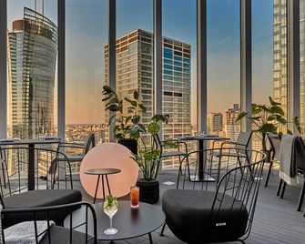 Holiday Inn Express Warsaw - The Hub By IHG - ורשה - בר