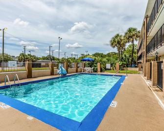 Rodeway Inn Fairgrounds-Casino - Tampa - Pool