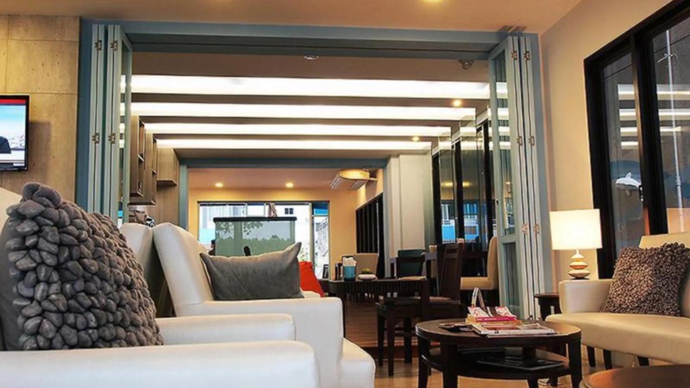 Apo Hotel